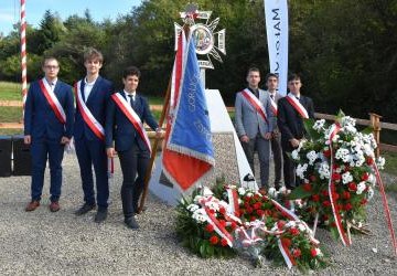 Pomnik upamiętniający konfederatów barskich w Beskidzie Niskim